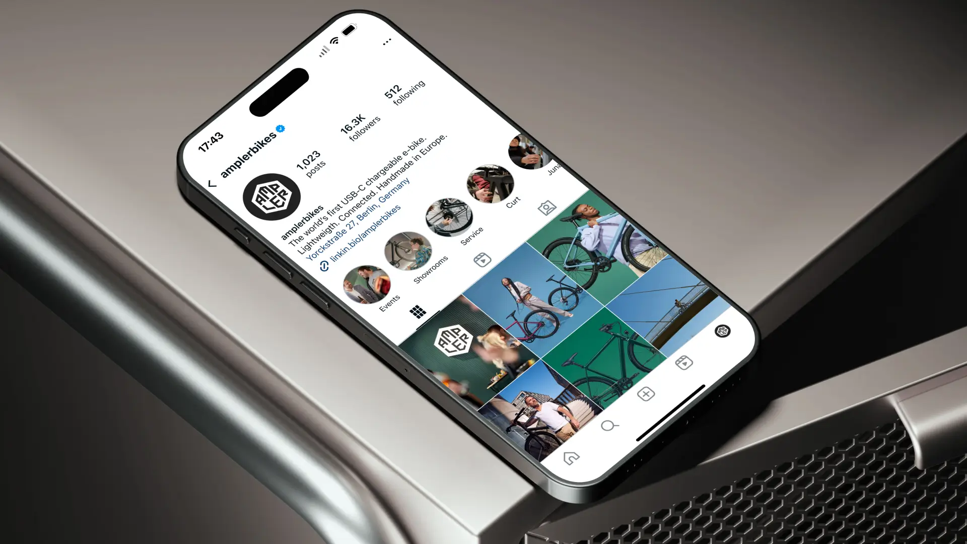 amp-social-media-grid-16×9